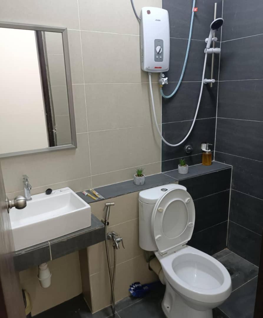 Adeen'S Suria Suite, Hotel Mutiara Гуа-Мусанг Екстер'єр фото
